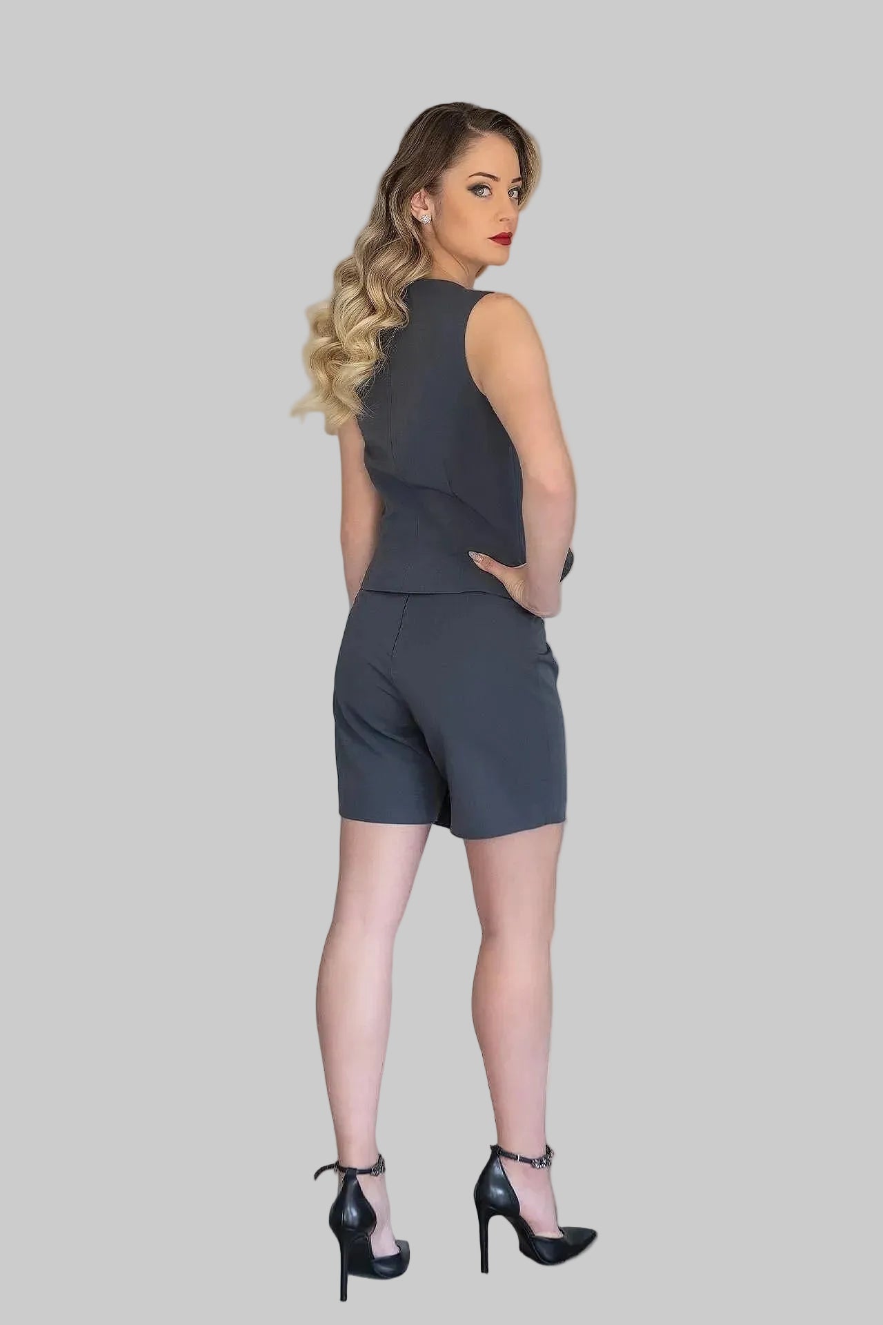 Сет елек и пола-панталон