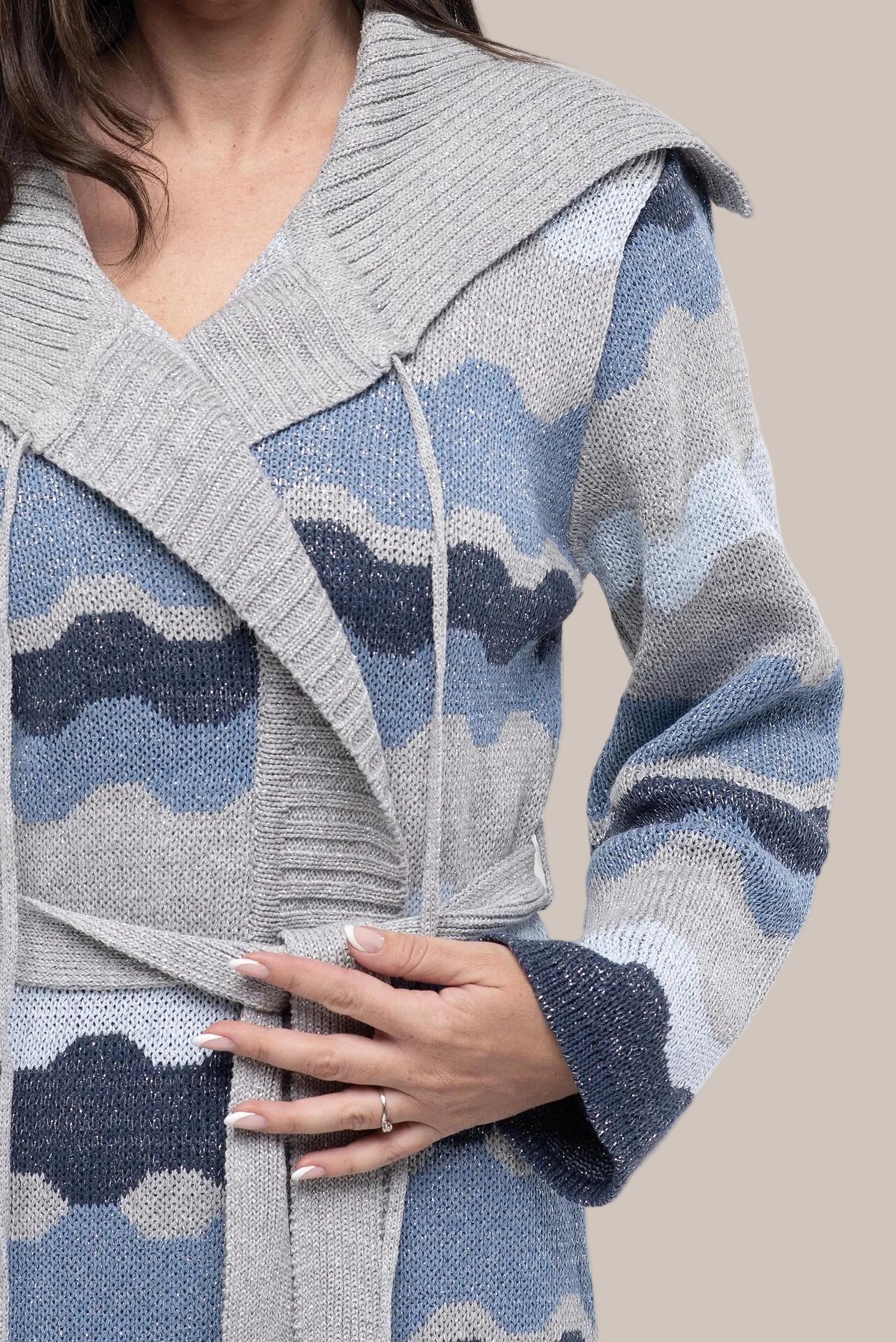 Дълга жилетка в тъмносиньо с ламе