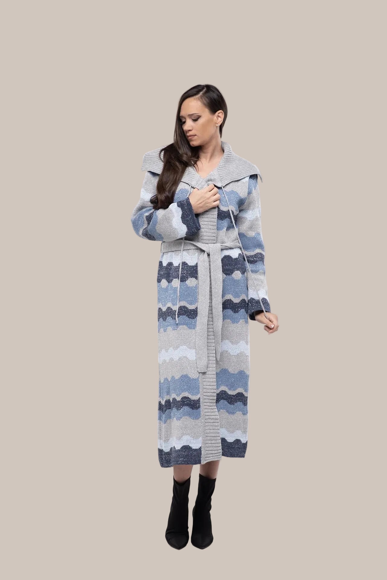 Дълга жилетка в тъмносиньо с ламе