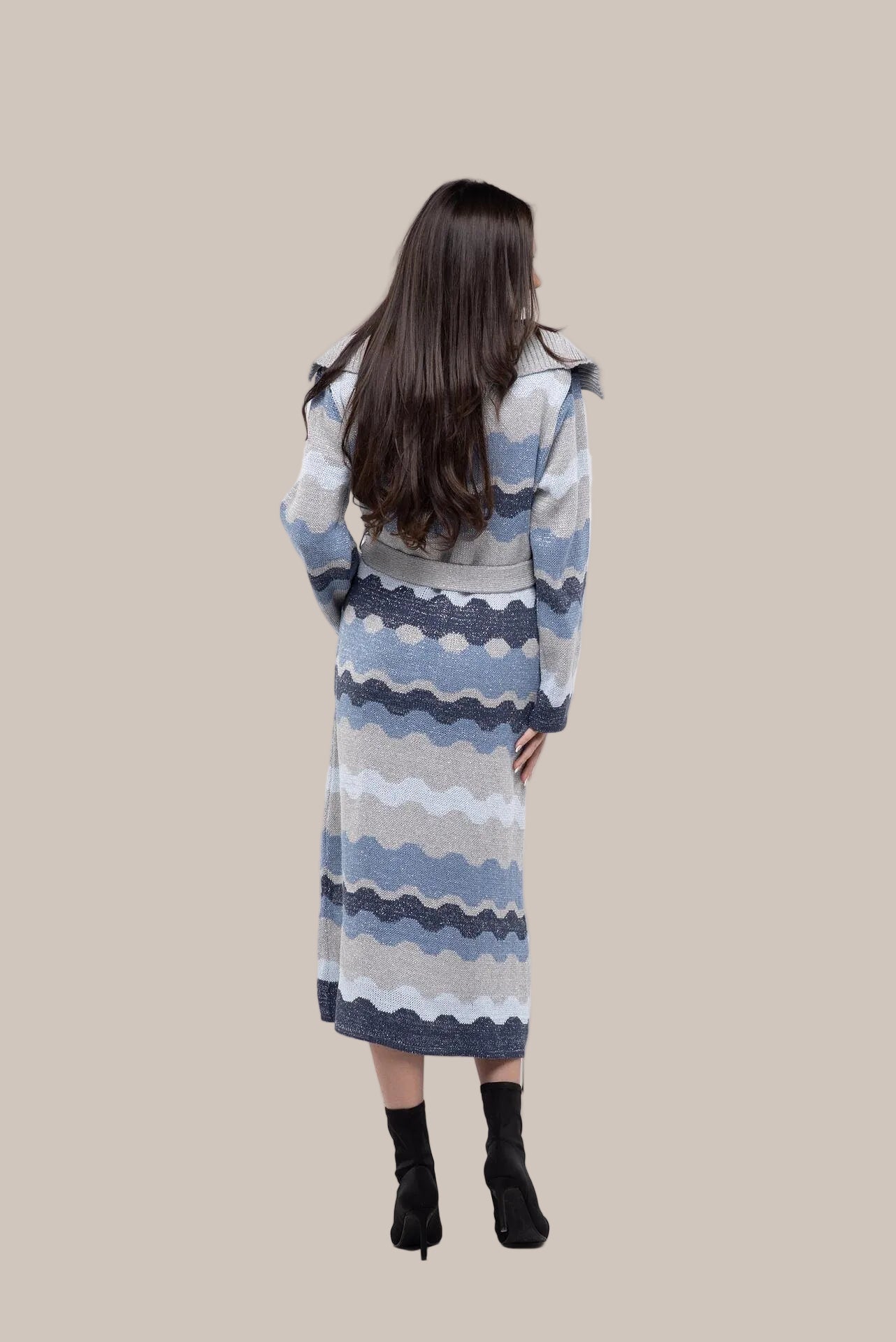 Дълга жилетка в тъмносиньо с ламе