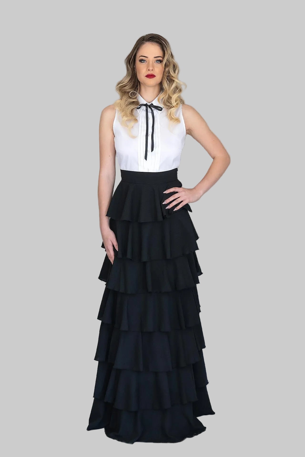 Черна пола с волани 