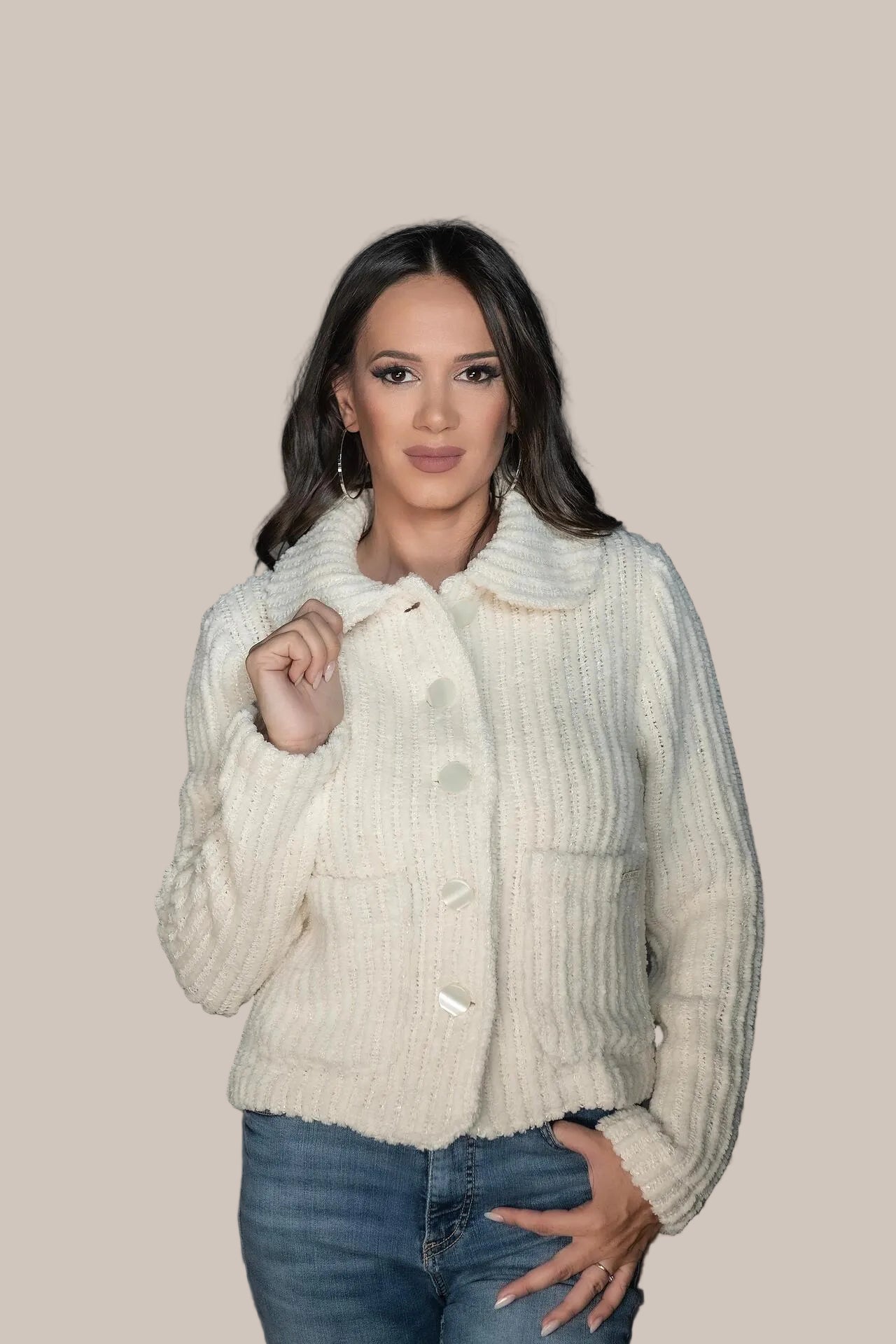 Къса жилетка в екрю