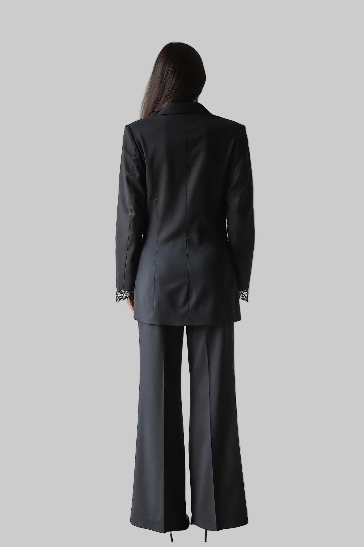 Дамски черен костюм Savina