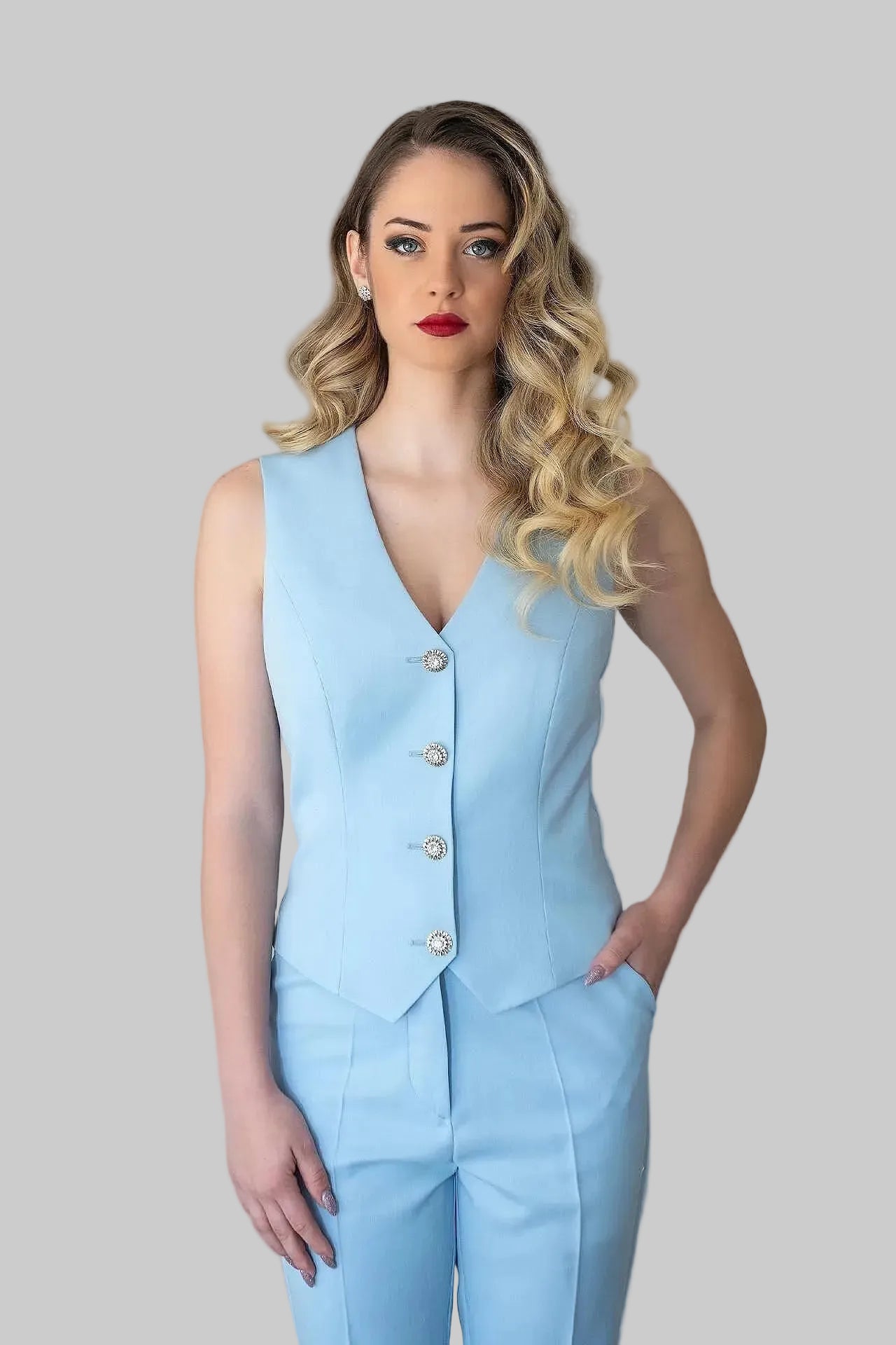 Дамски сет от елек и панталон в светлосиньо