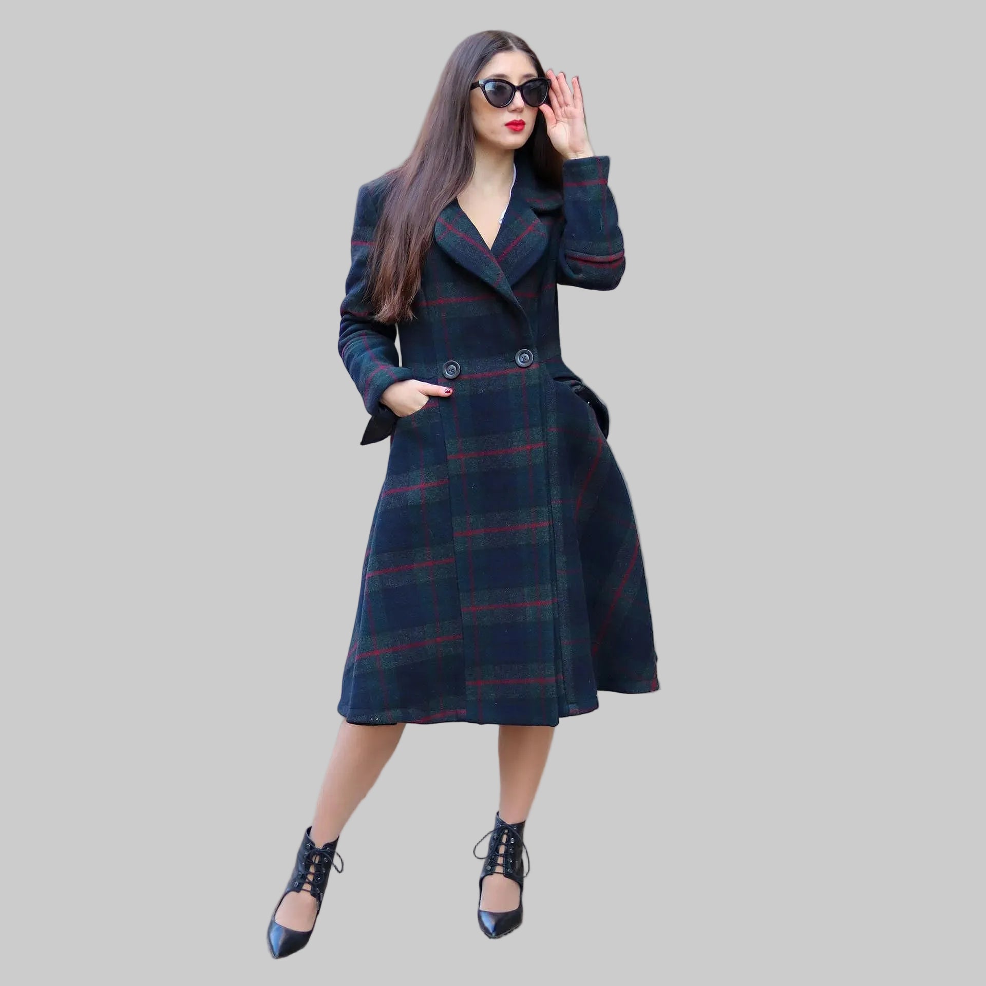 Дамско палто от вълна в каре 