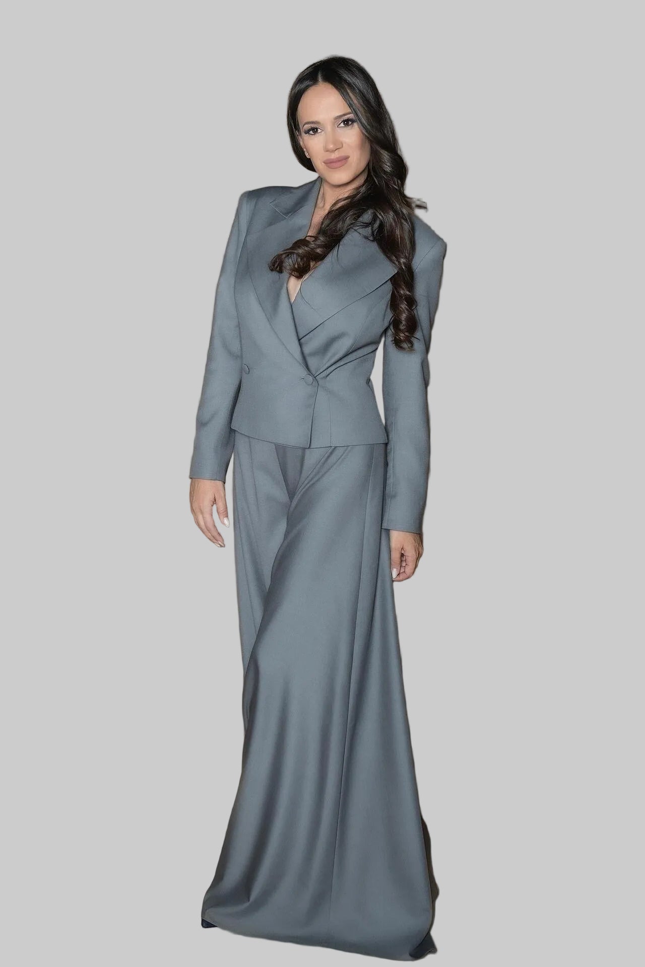 Елегантен сив костюм 