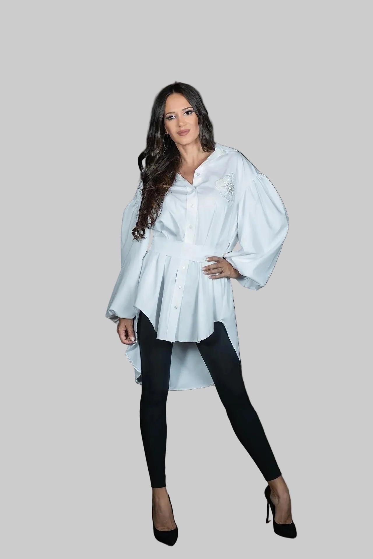 Бяла асиметрична риза