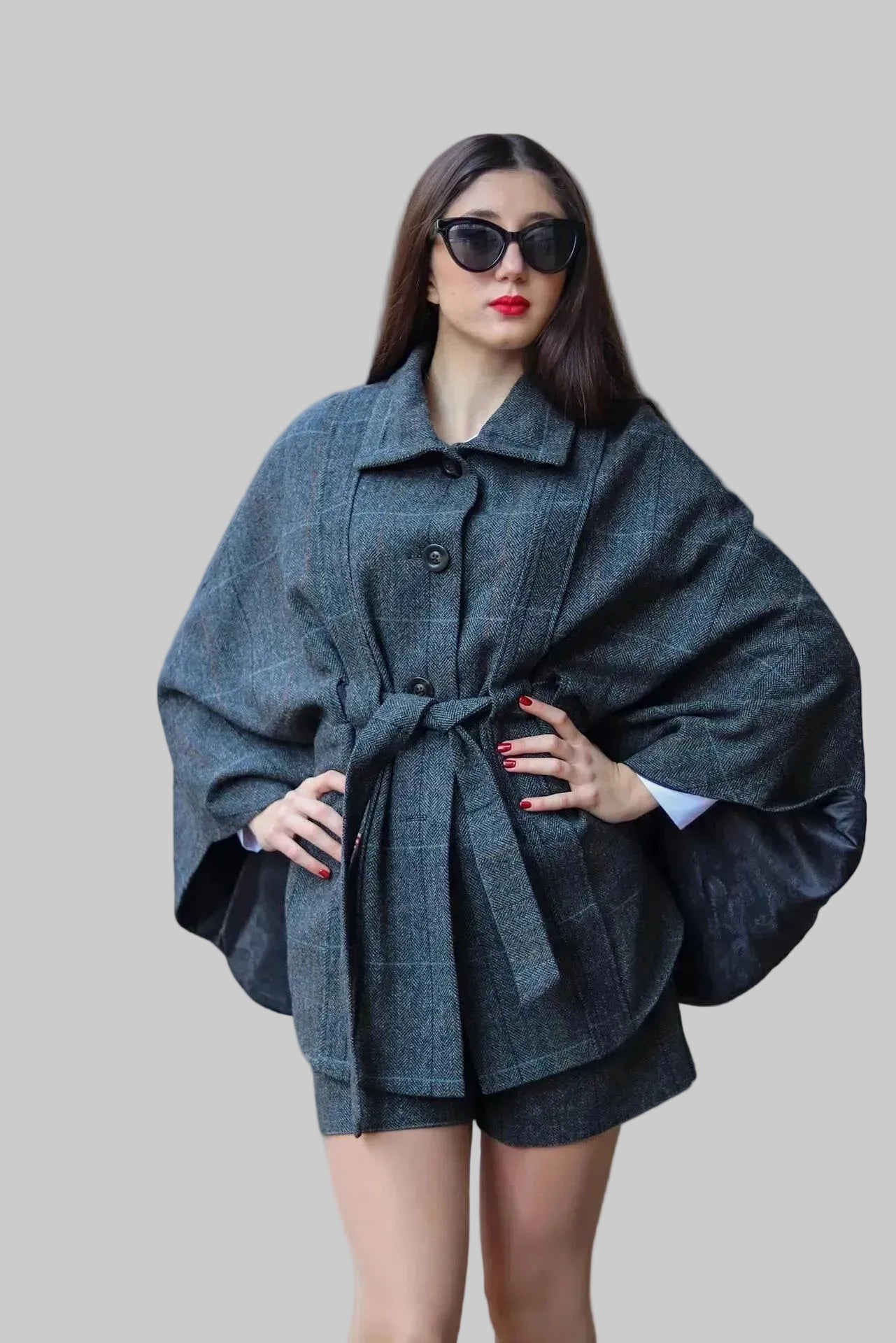 Сет дамско пончо и къси панталони K